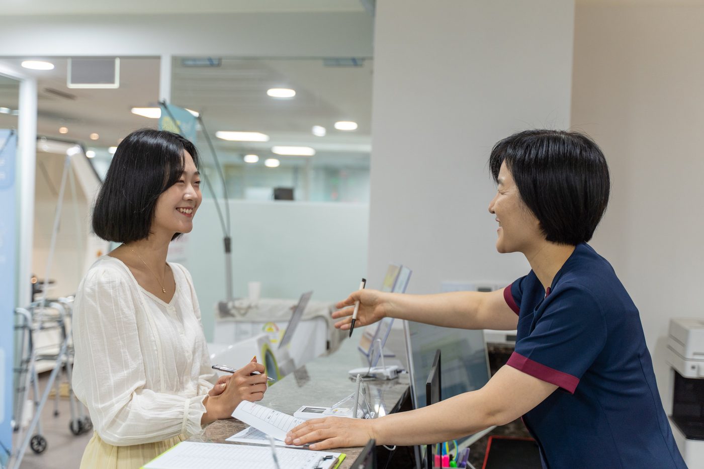 이강한방병원 장비를 갖춘 진료 공간