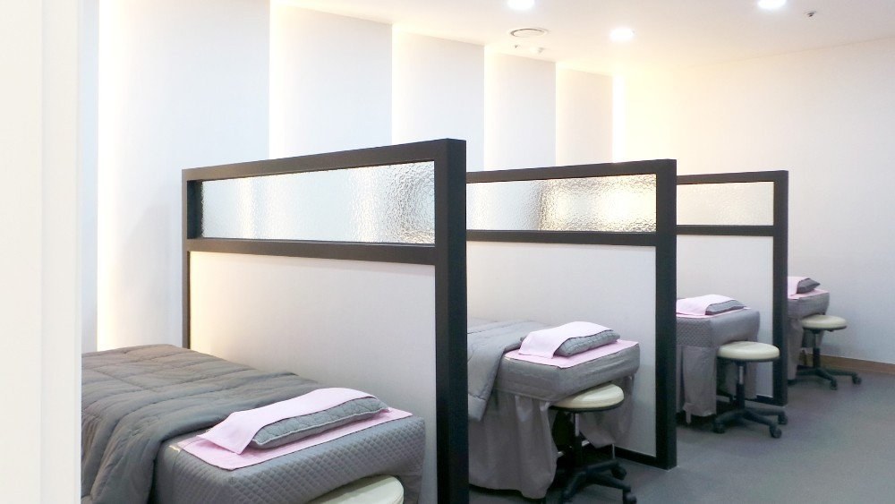 뮤즈의원 대구점 장비를 갖춘 진료 공간
