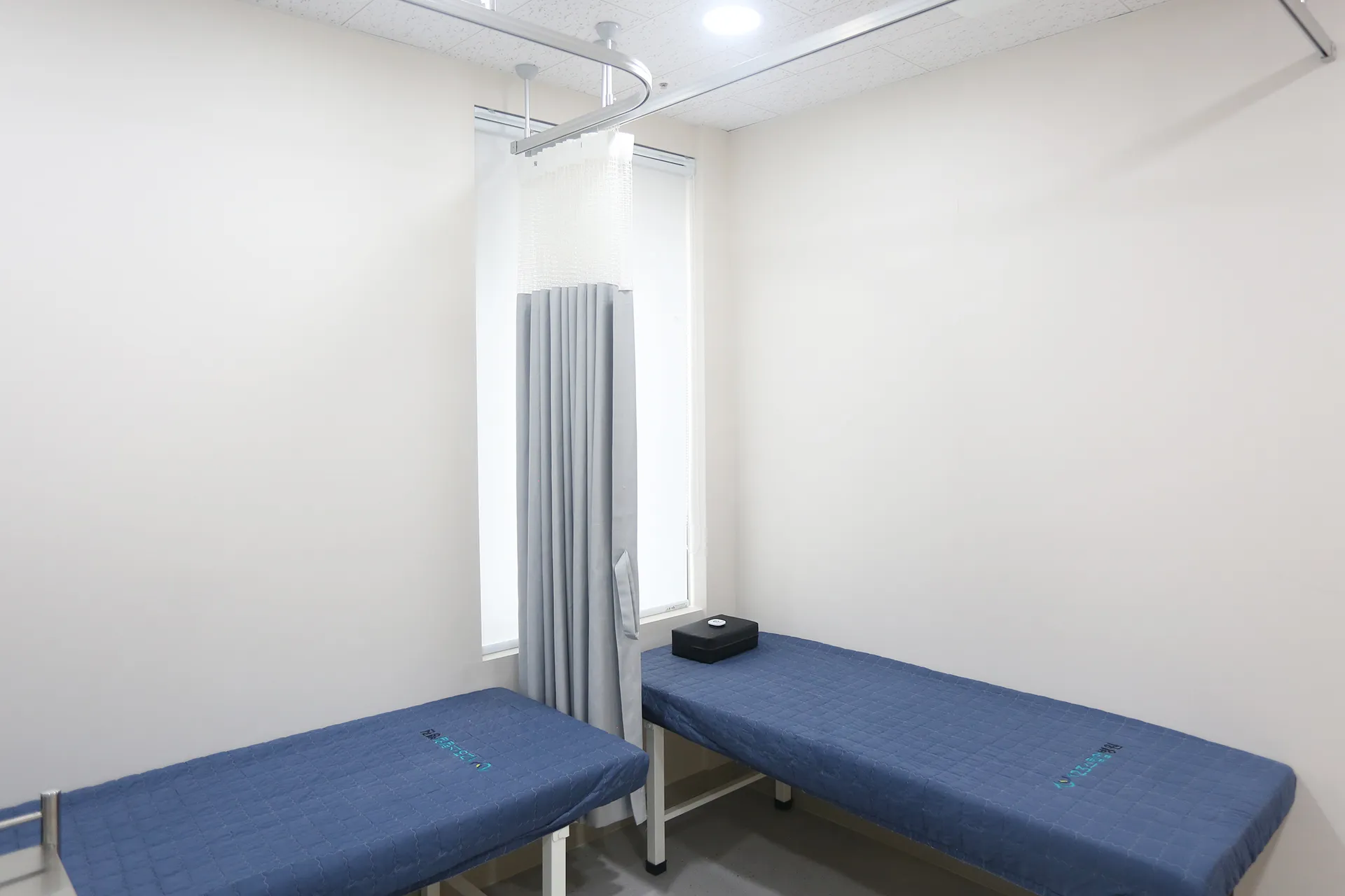 123스텝업병원 처치실 내부